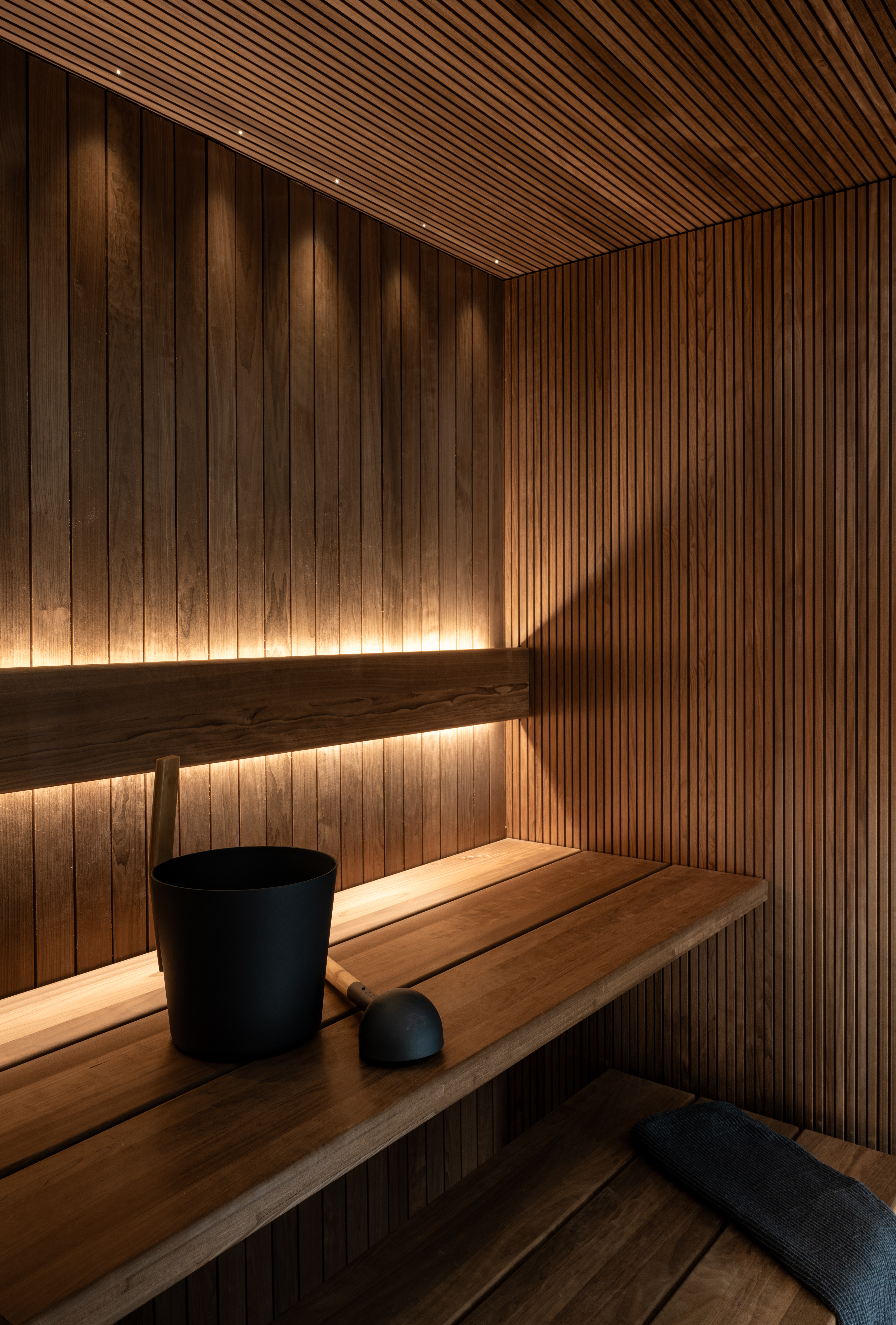 Moderni 2-valeurapaneeli 15x70, lämpöhaapa